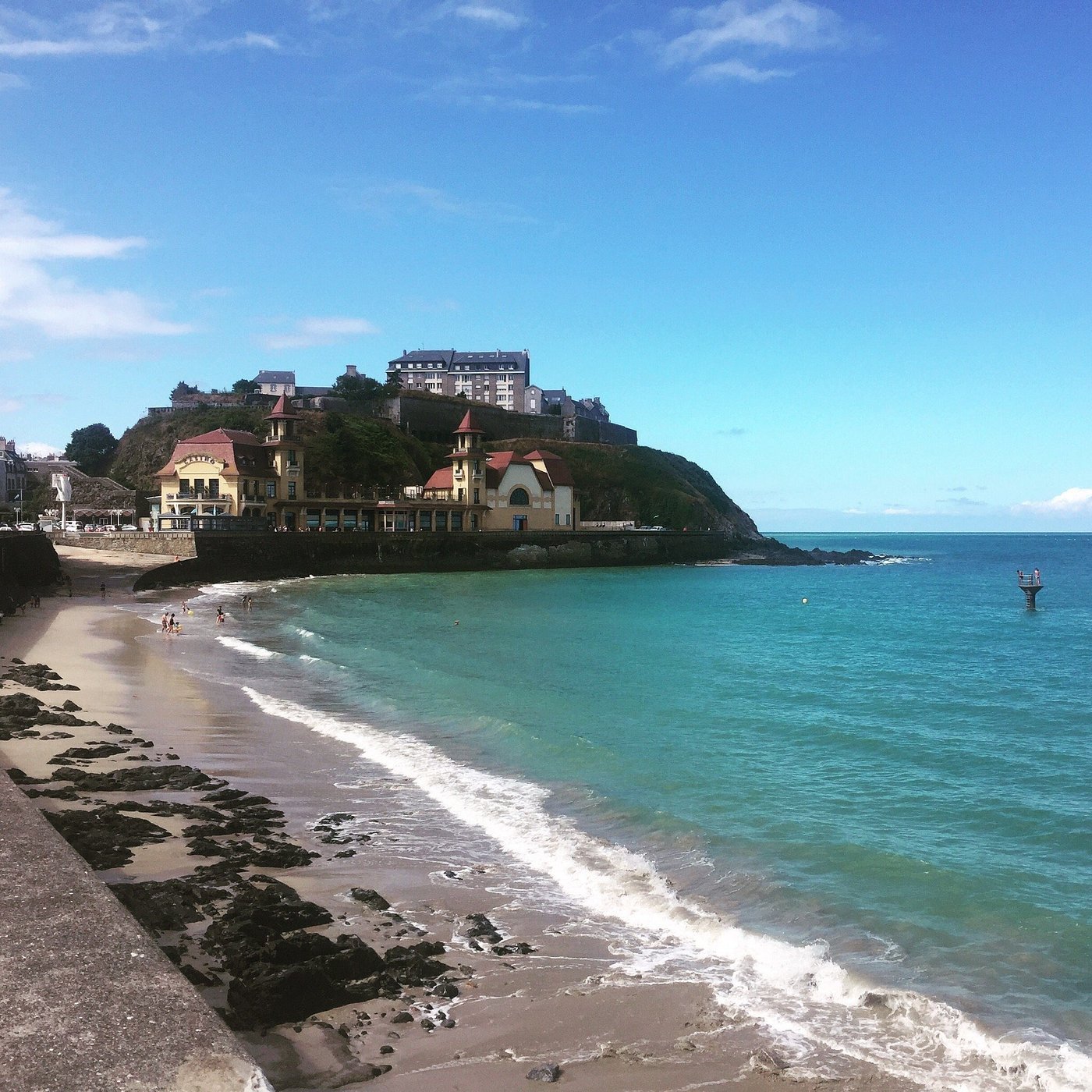 A deux pas des ports et des plages