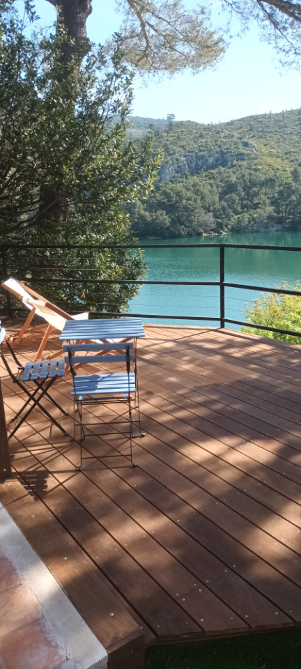 Vue sur le lac du Revest