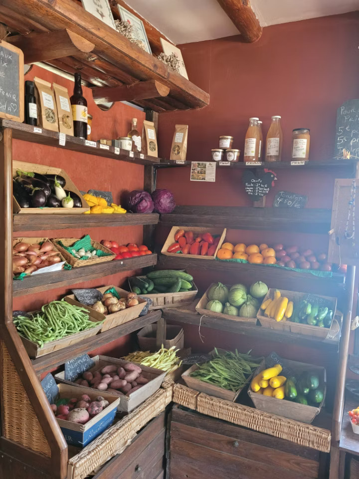 Profitez des produits de la ferme dans notre petite boutique.