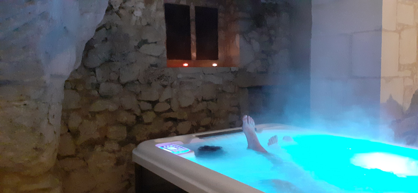 SPA Jacuzzi Troglodytique