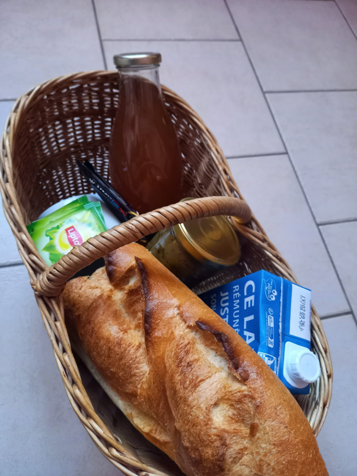 Petit-déjeuner fermier – Pour bien commencer la journée ( sur commande)