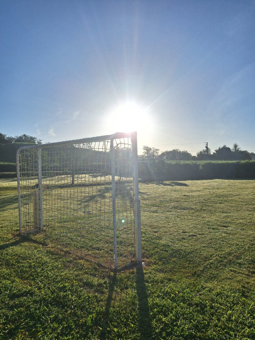 Cages foot, pétanque, balancoire, toboggan, ping p