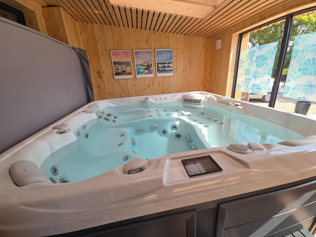 Jacuzzi intérieur utilisable en toute saison