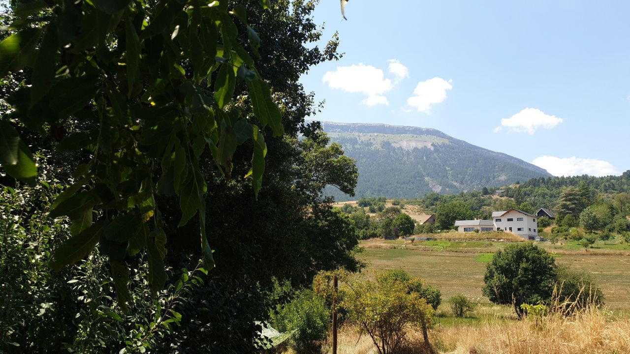 à deux pas du lac de Pelleautier