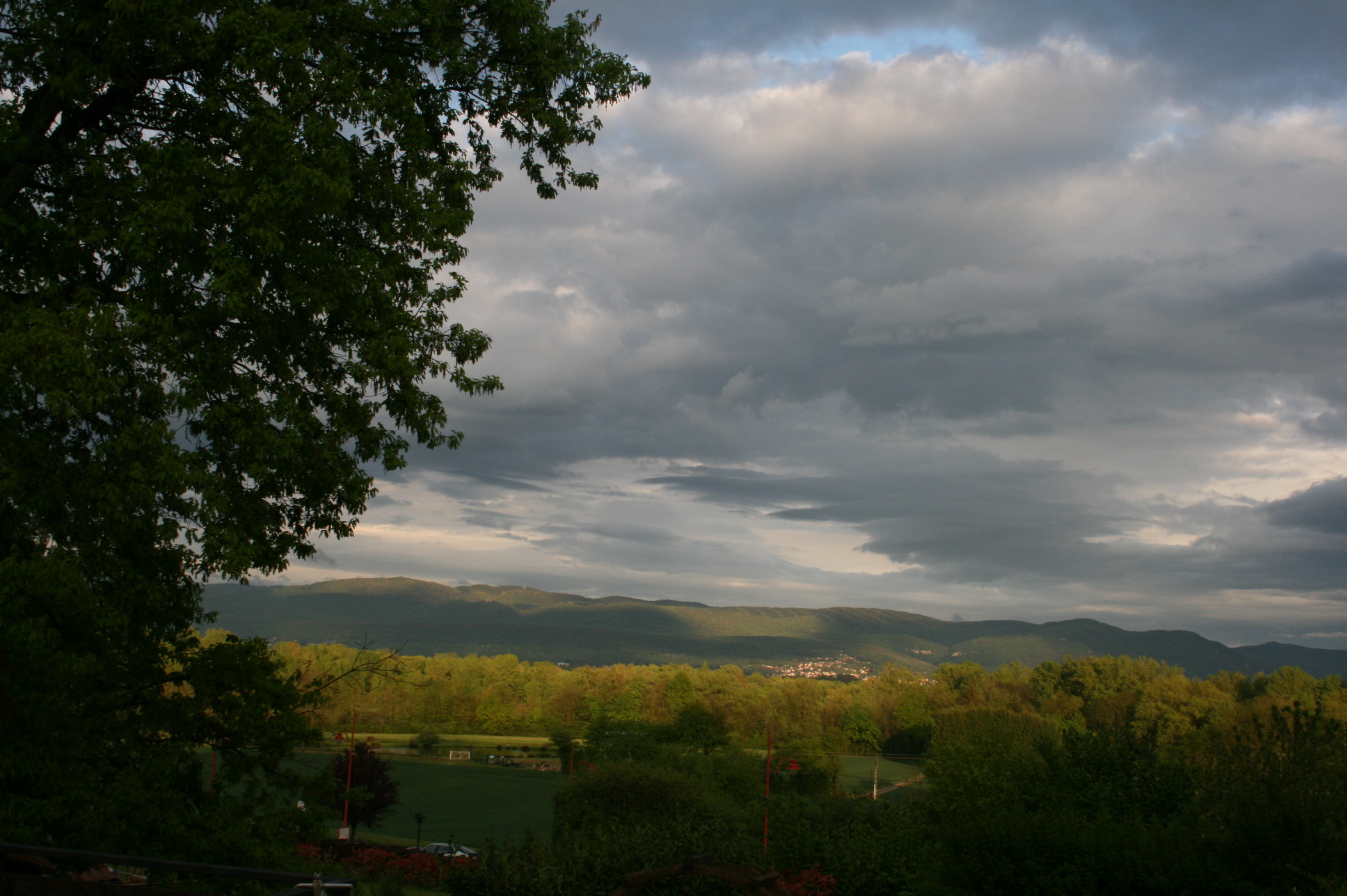 Face aux montagnes du Bugey.