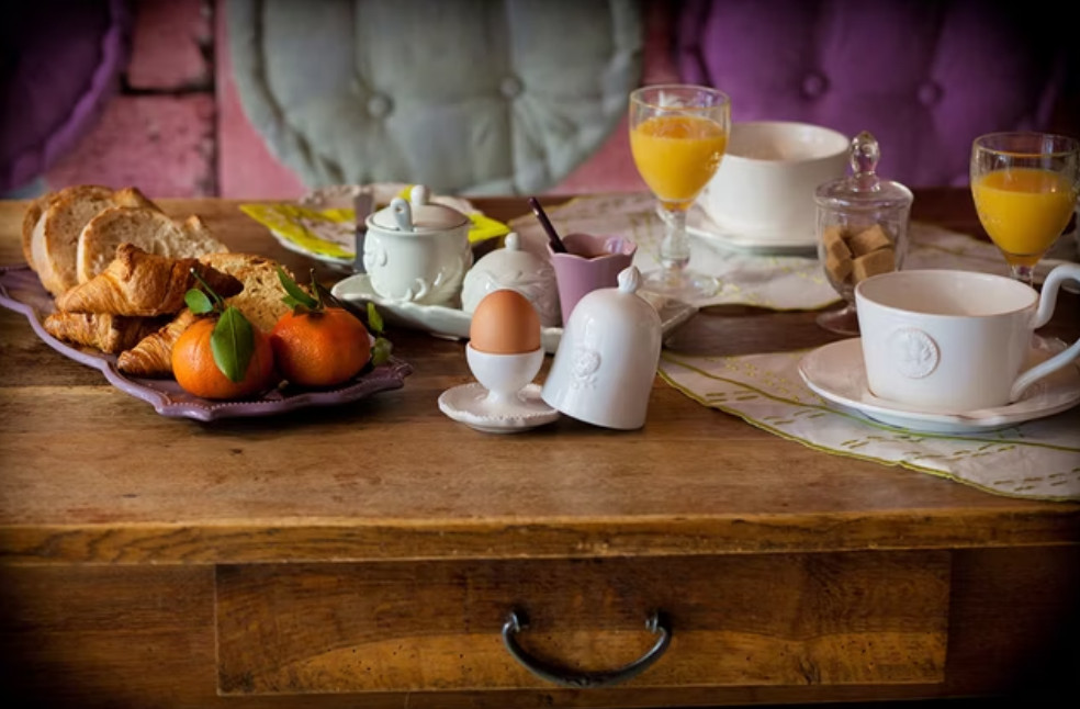 Petit-déjeuner local & de saison — Sous le tilleul ou au coin du feu