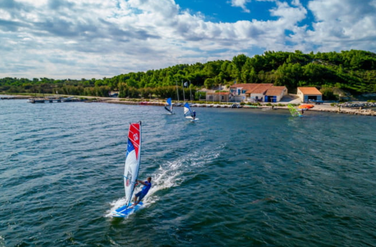 Sports nautiques et sentiers de randonnées  à proximité