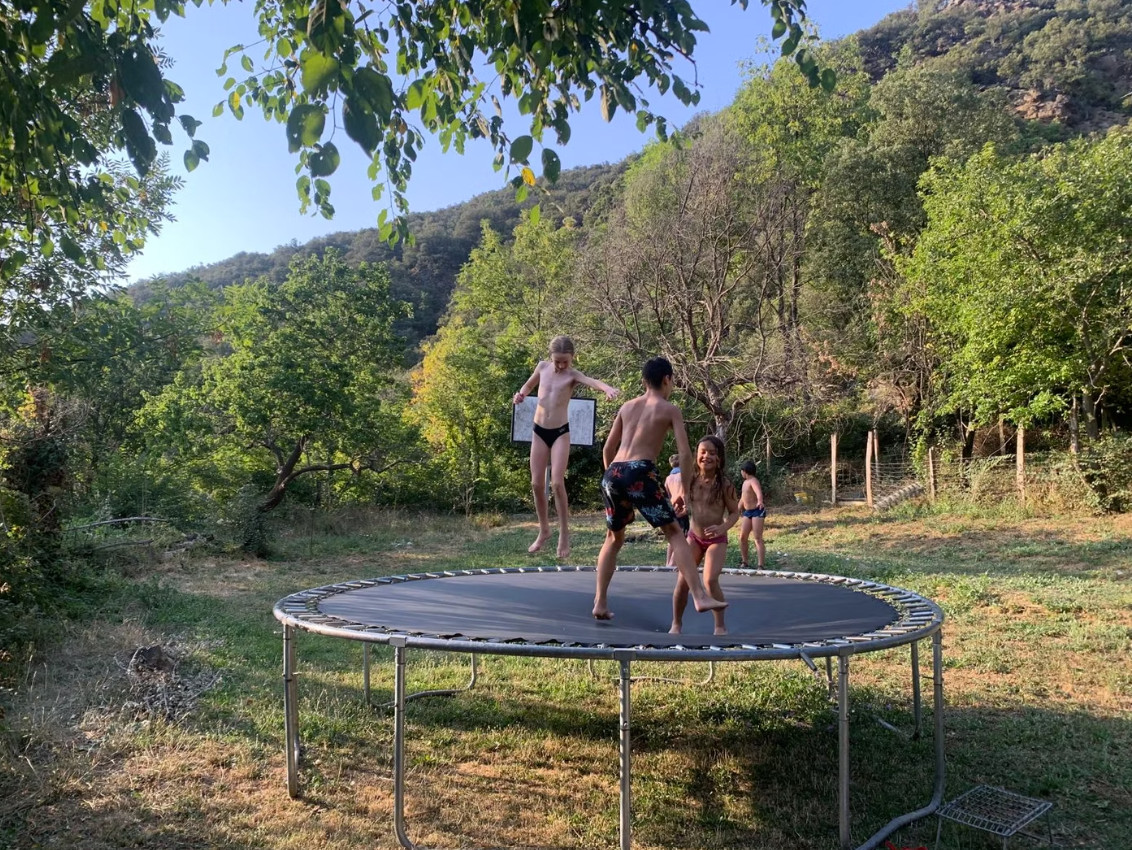 Trampoline, ping-pong, pétanque, basket