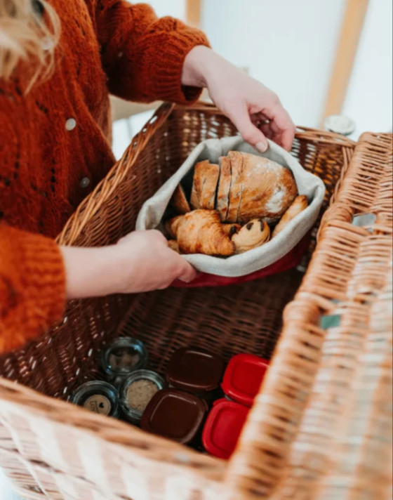 Panier petit-déjeuner local et fait-maison