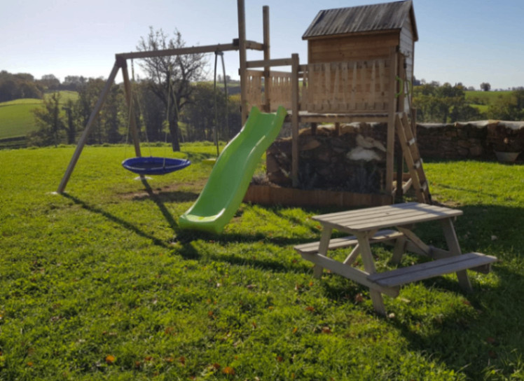 Toboggan et balançoires