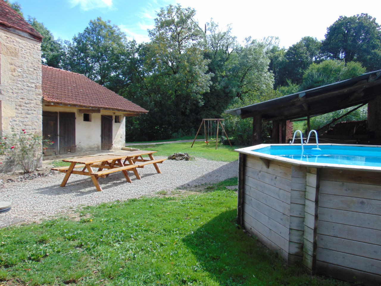 L’Hirondelle – Piscine et nature pour 15 personnes
