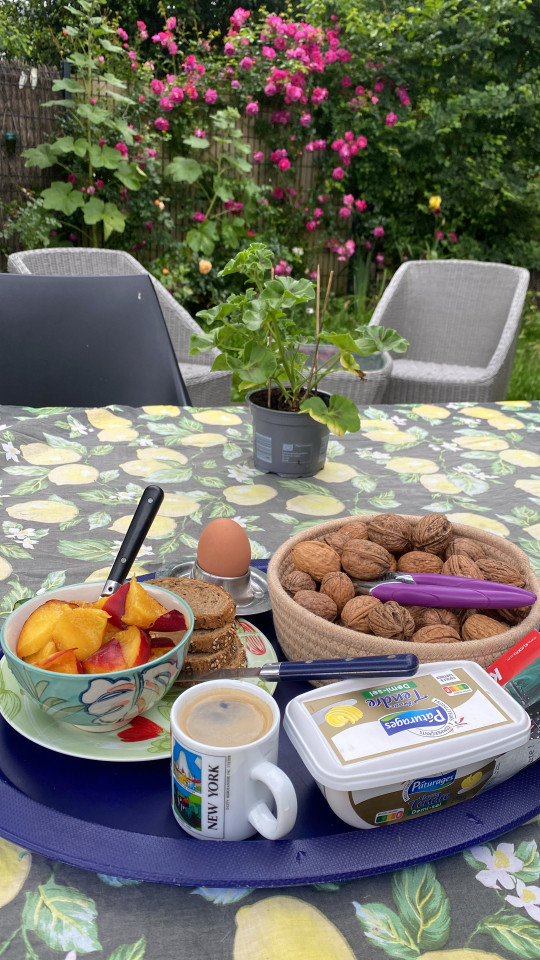 Petit déj maison, déposé à votre porte ...