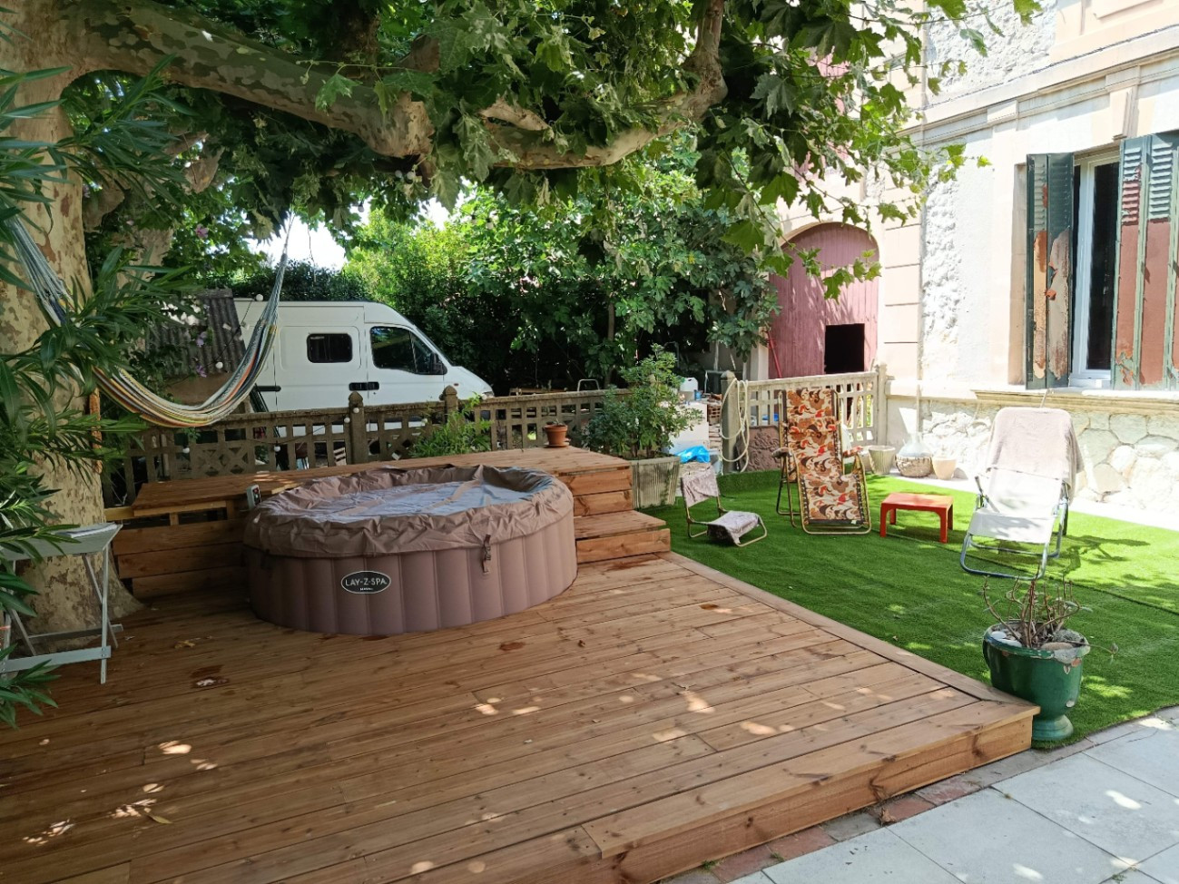 Jacuzzi avec terrasse