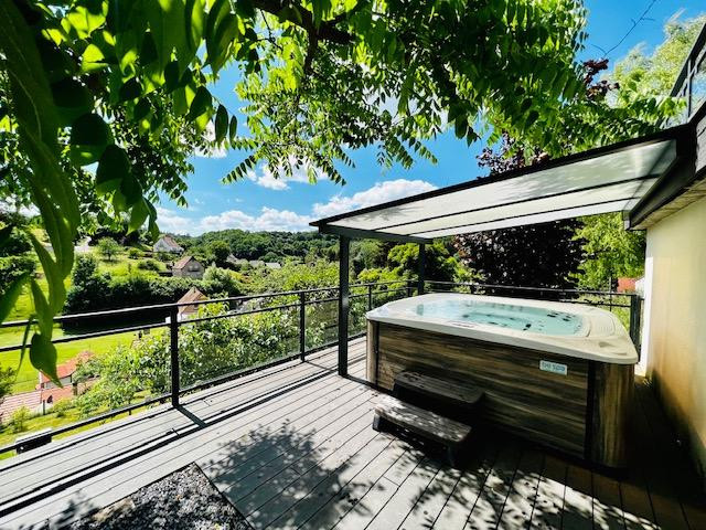 Jacuzzi intérieur et extérieur