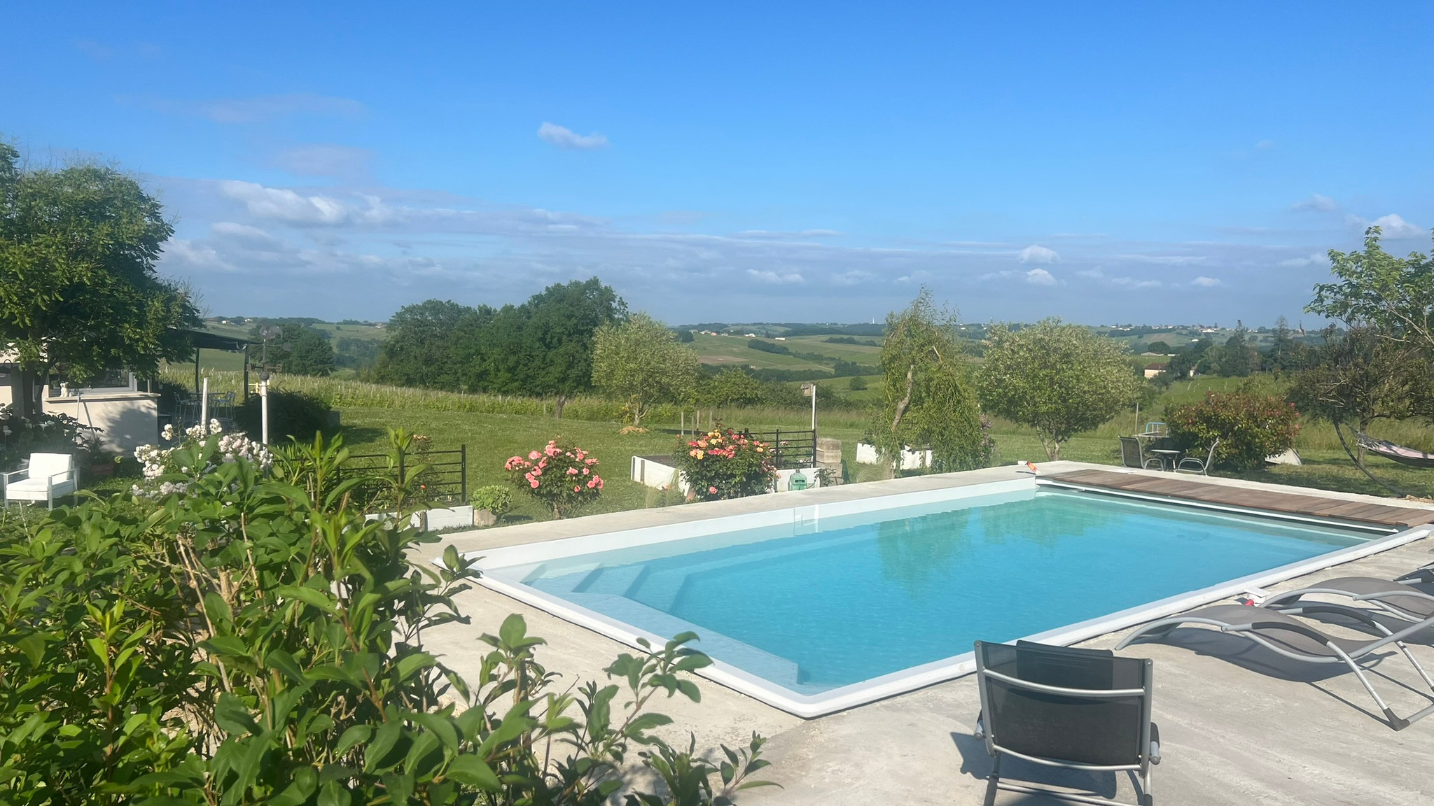 VUE EXCEPTIONNELLE SUR LE VIGNOBLE LE CALME ASSURE