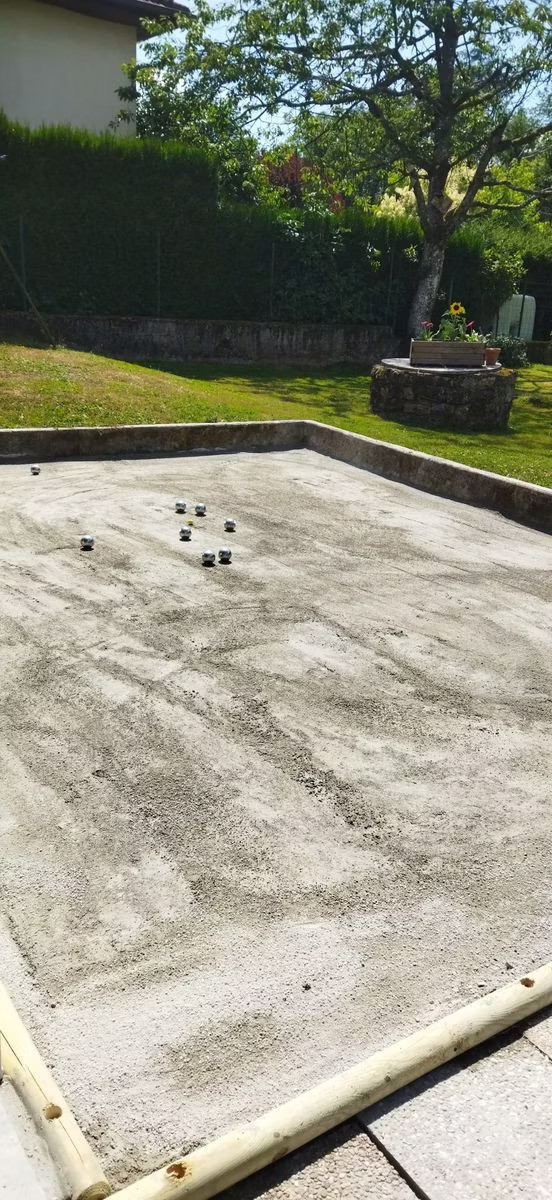 Profitez d'un terrain de pétanque