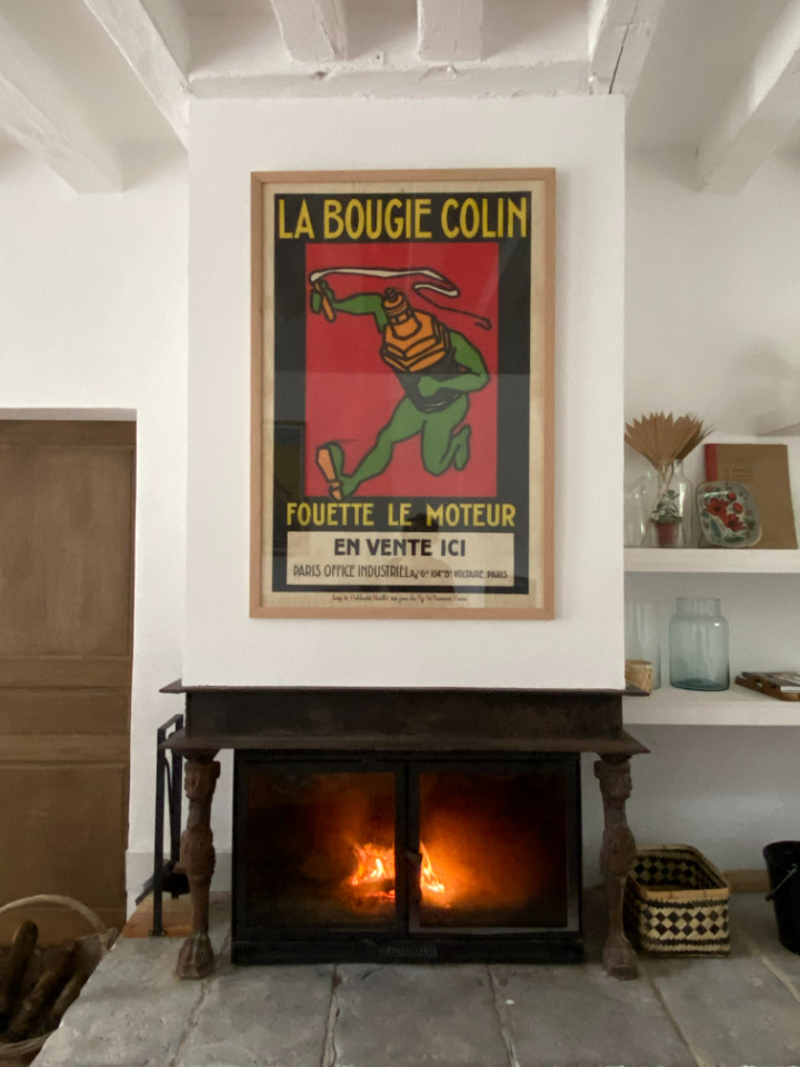 cheminée dans la cuisine + insert dans le salon