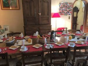 Petit-déjeuner maison gourmand