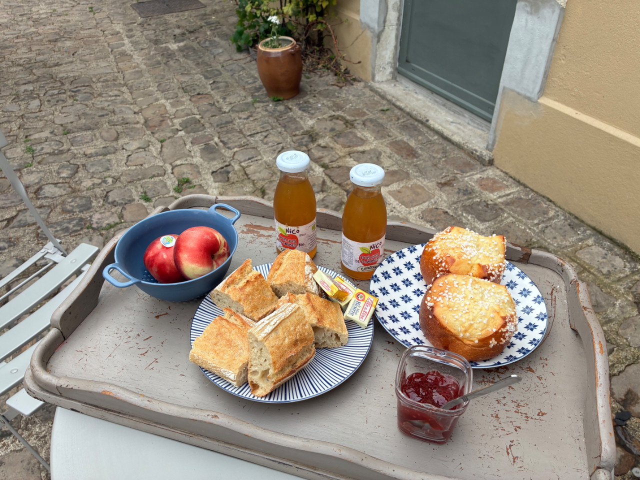 Petit déjeuné avec les produits locaux