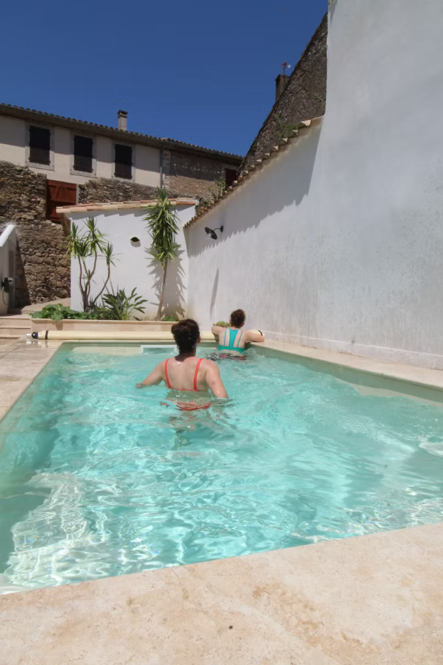 Patio avec piscine (privative et chauffée)