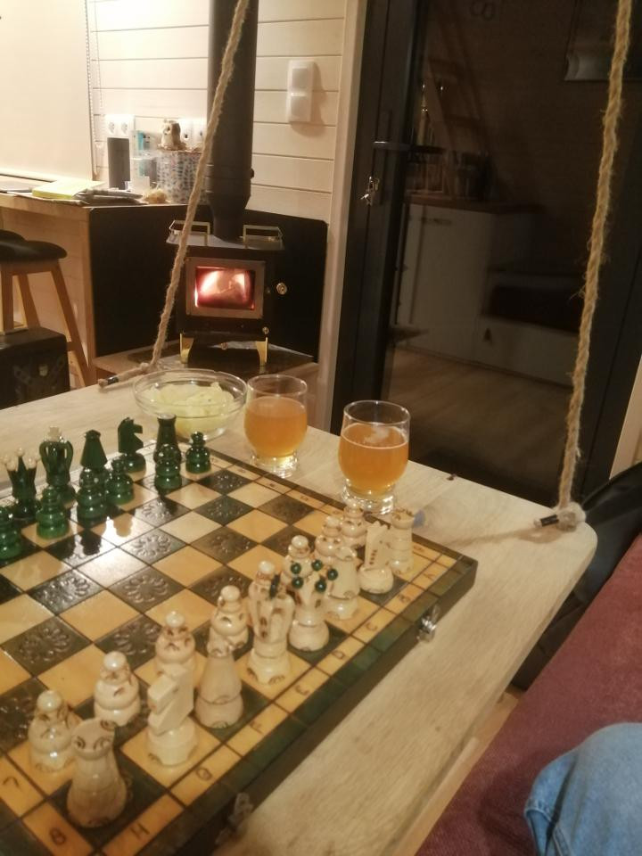 Au chaud près du poêle