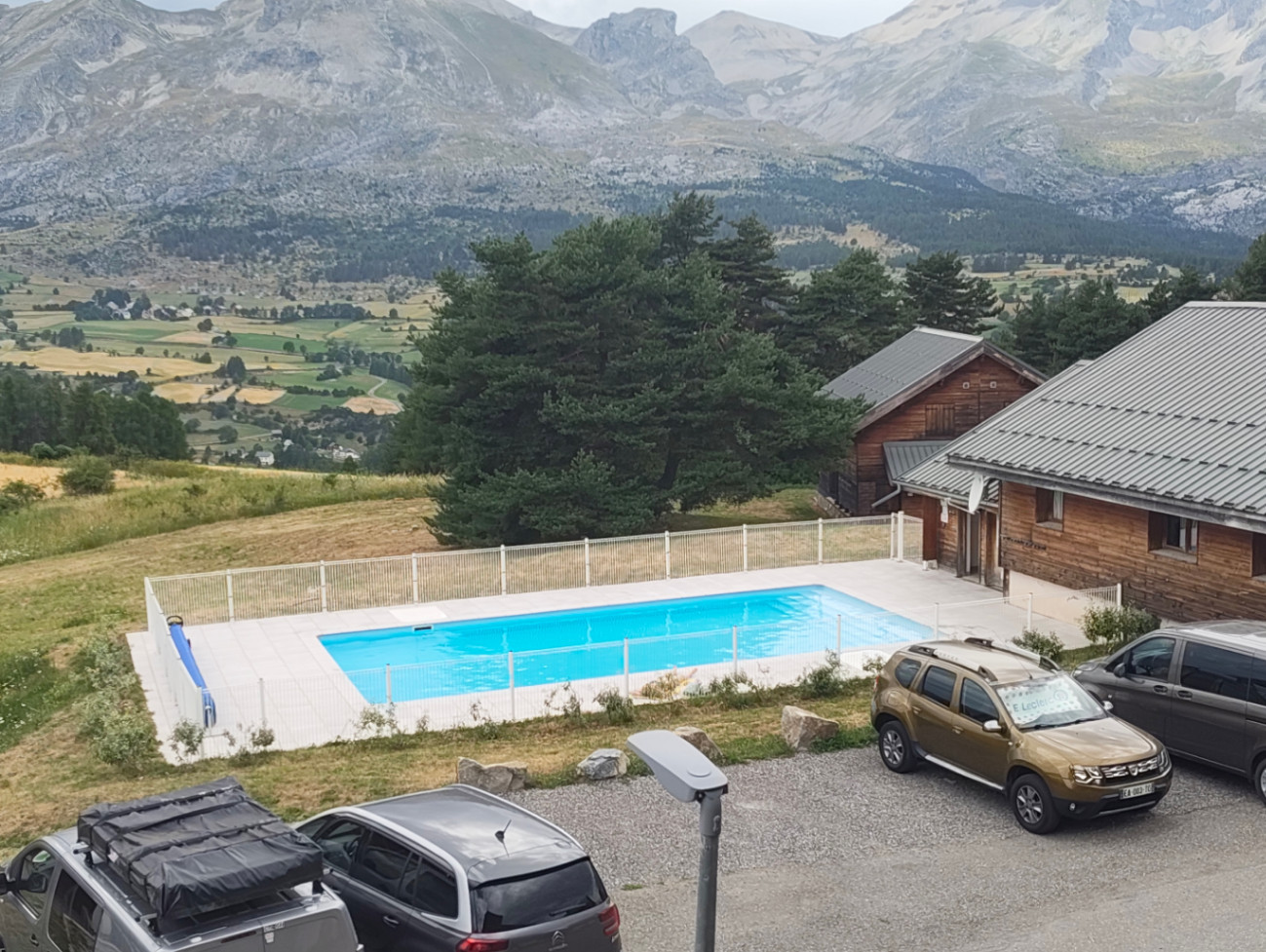 piscine à disposition dans la résidence