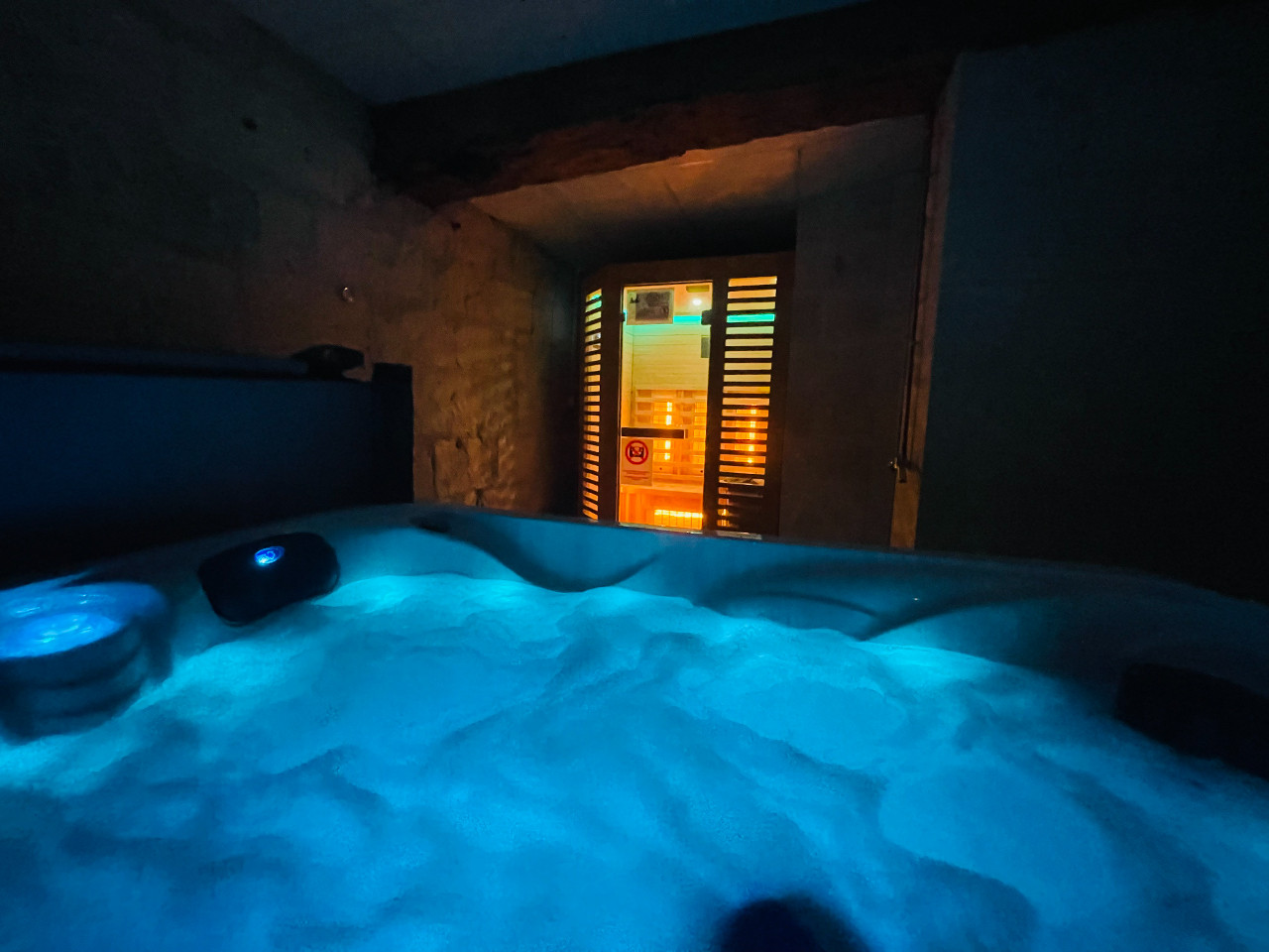 Espace bien etre privatisé avec son spa et son sauna