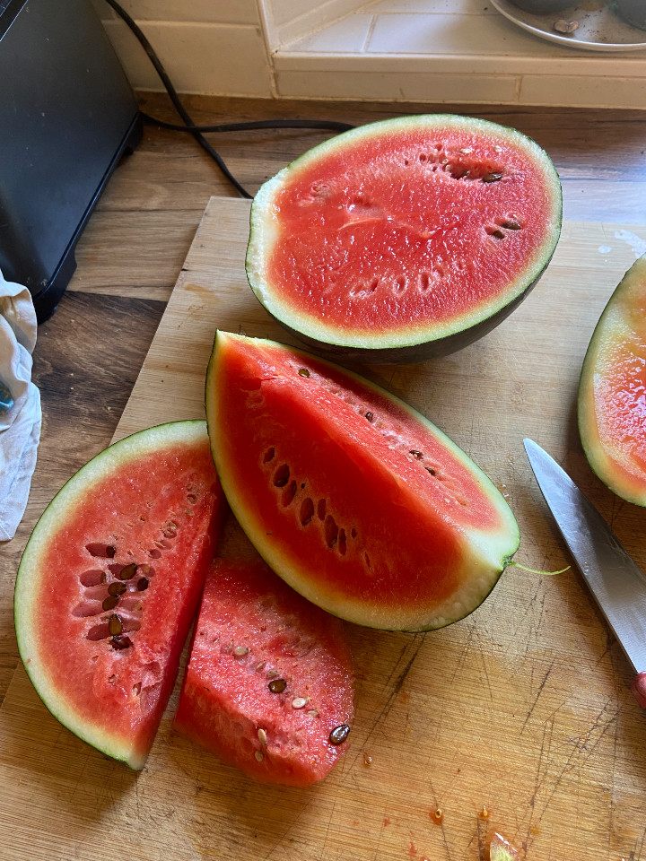 Petit dej avec produits maison et/ou Bio de saison