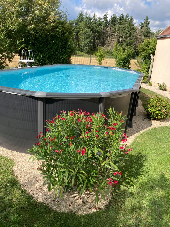 Piscine accès direct de la chambre d’hôtes