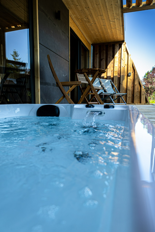 Jacuzzi privatif sur terrasse