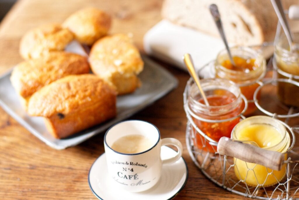 Petit déjeuner maison et local
