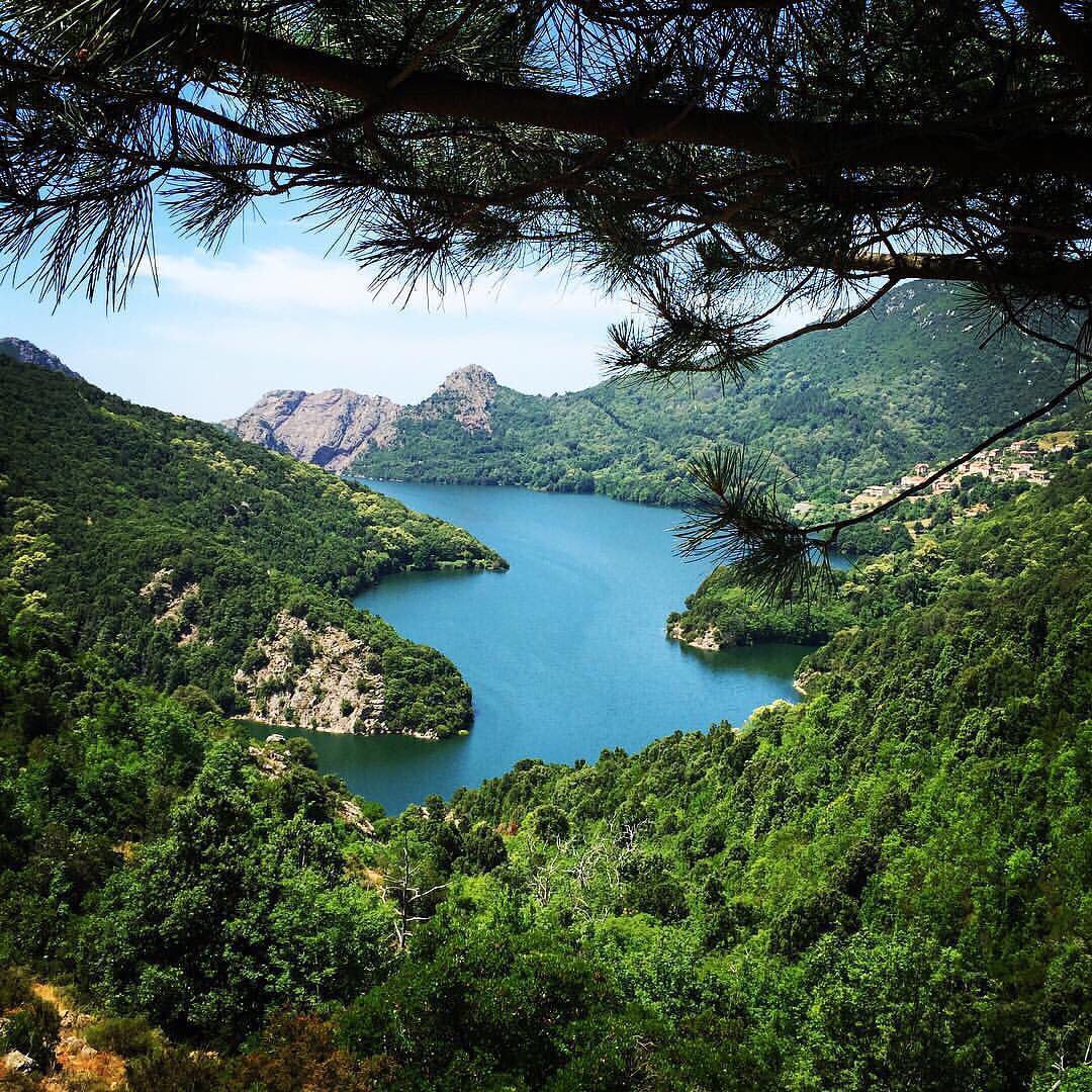 Le Lac de Tolla