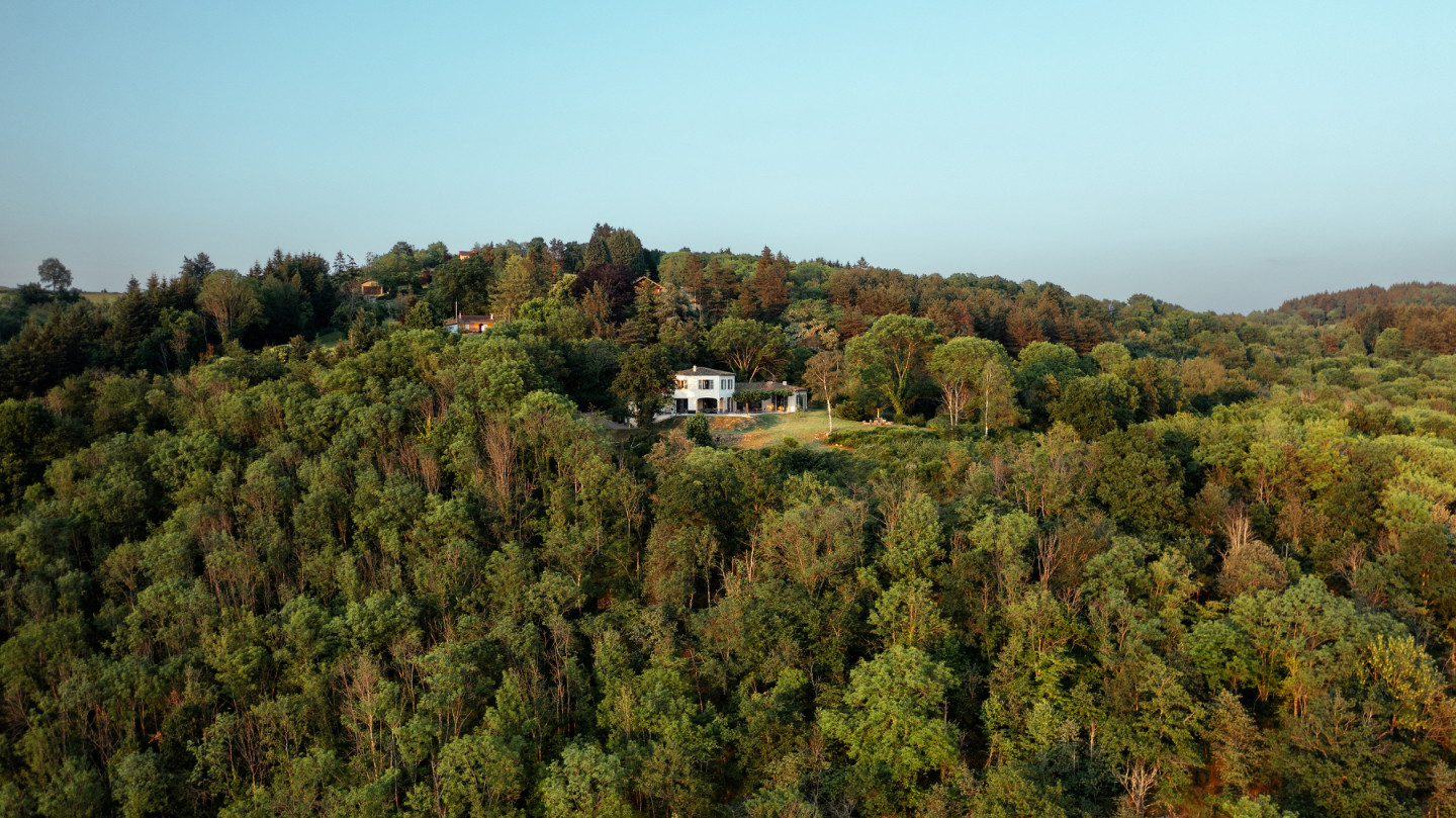 Situé sur une parcelle privative de 8 hectares