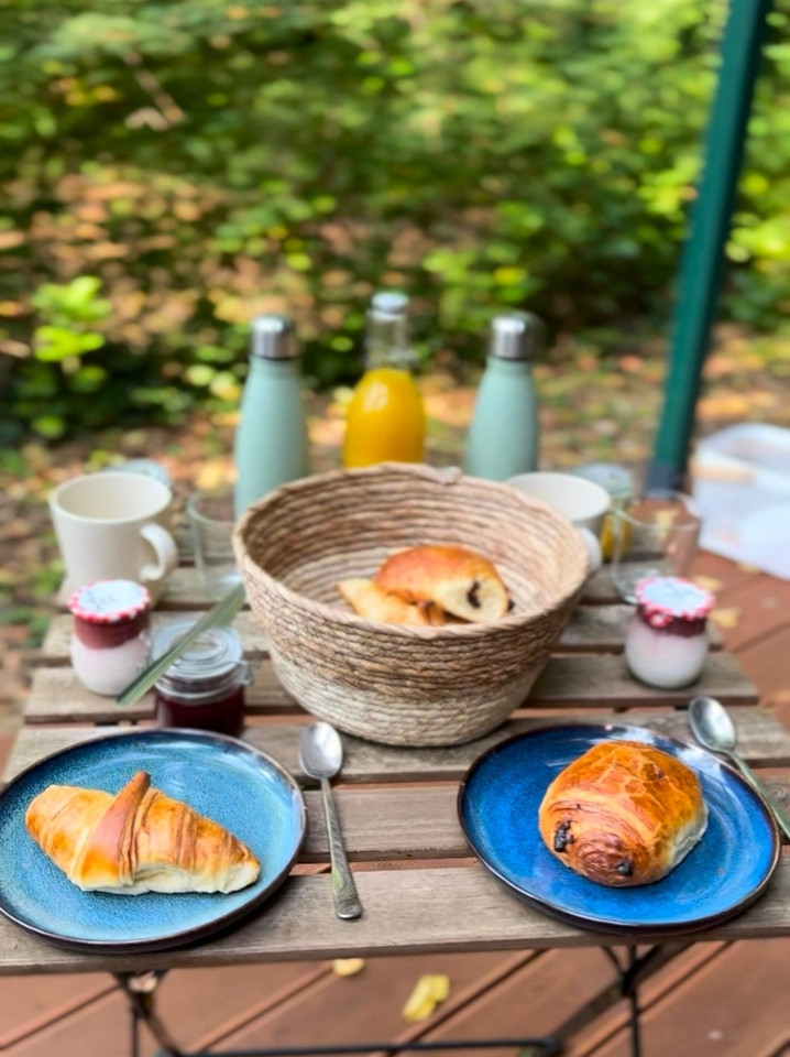 Petit-déjeuner livré au lodge