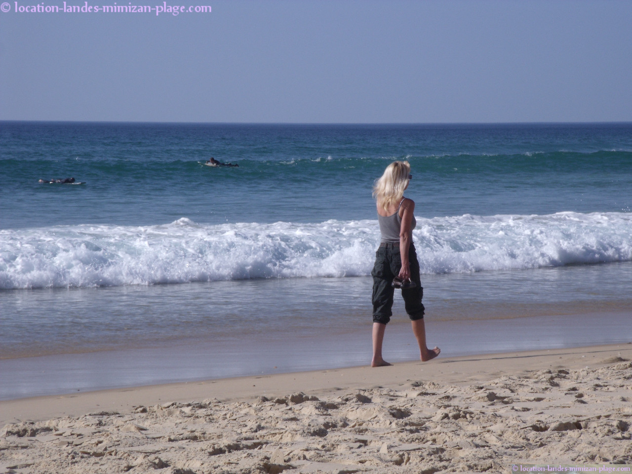 Marche les pieds dans l'eau