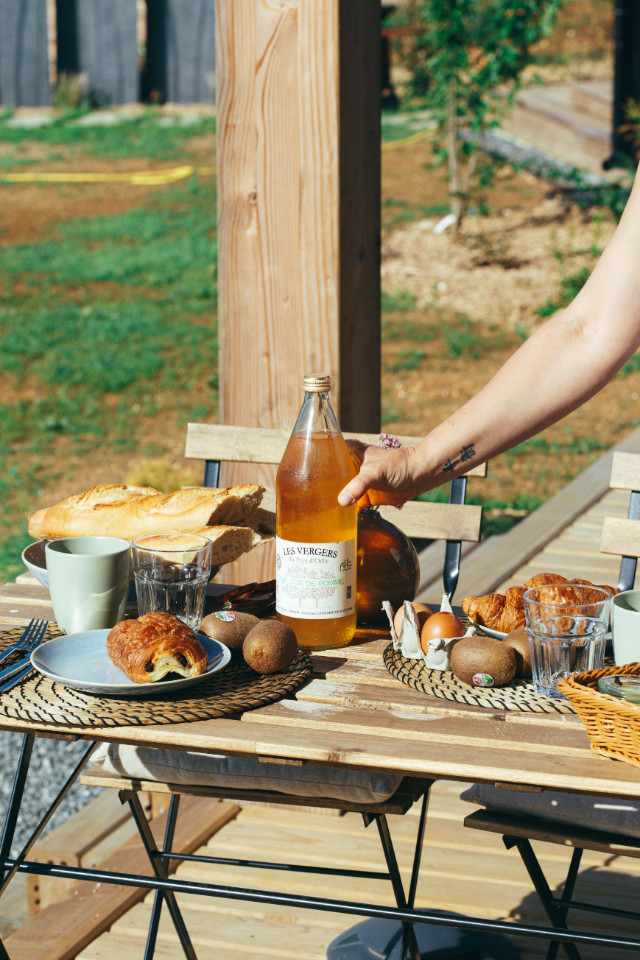 Panier Petit-déj composé de produits fermiers locaux