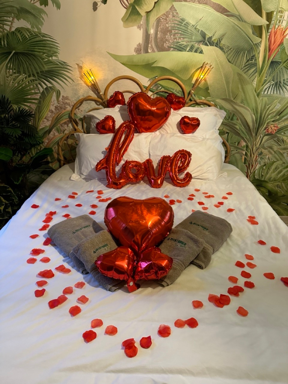 Surprise romantique & décoration tropicale ❤️