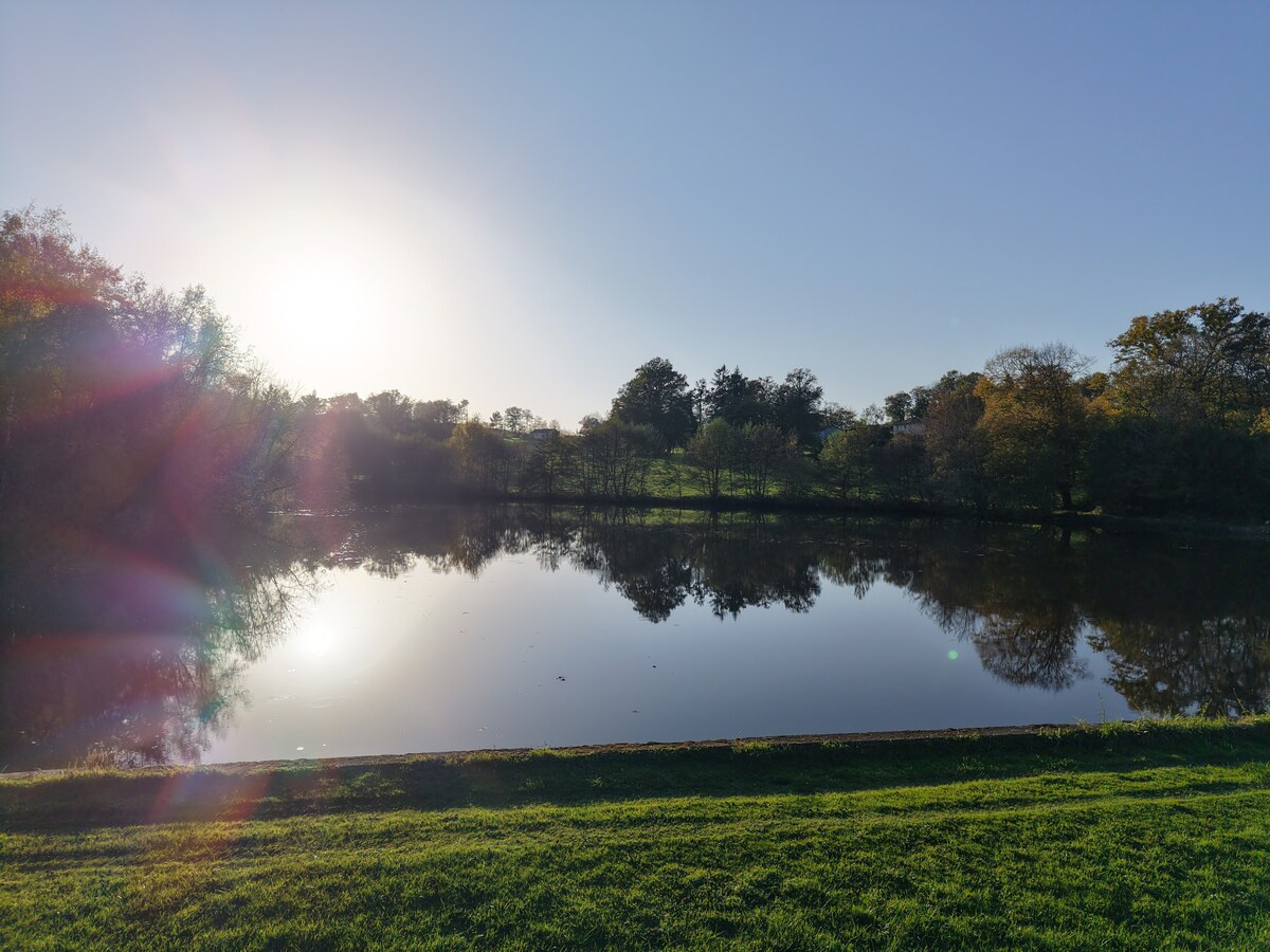 Lac privé de 1,5ha