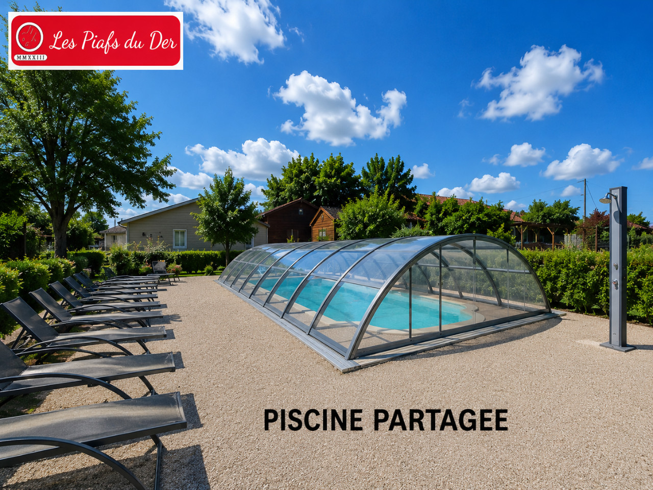 PISCINE EXTERIEURE CHAUFFEE COUVERTE