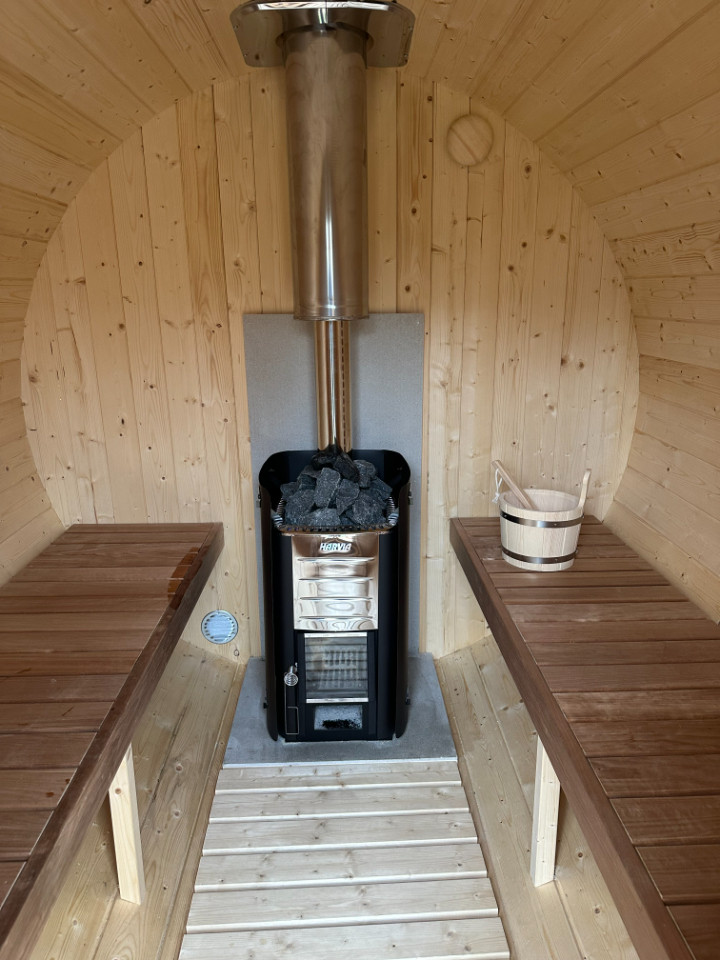 sauna tonneau chauffé au feu de bois