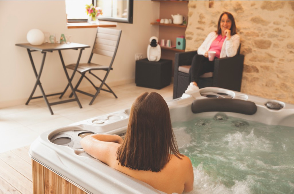 Se ressourcer dans le jacuzzi intérieur