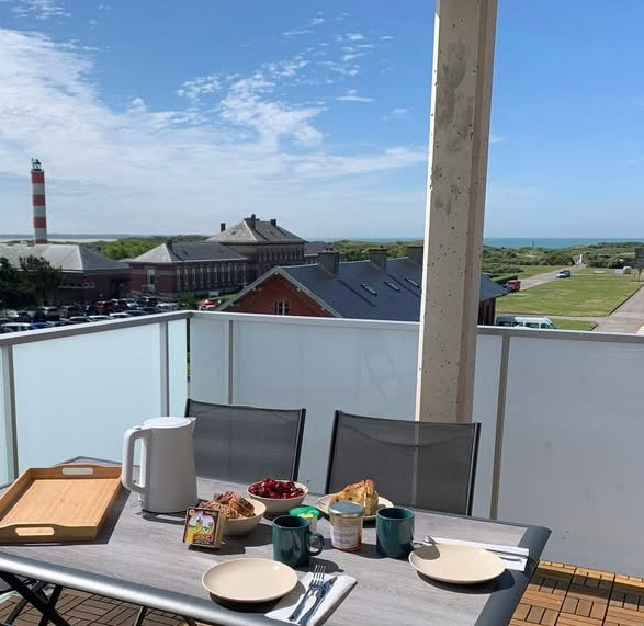 Vue mer, garage, ascenseur & cabine de plage l'été