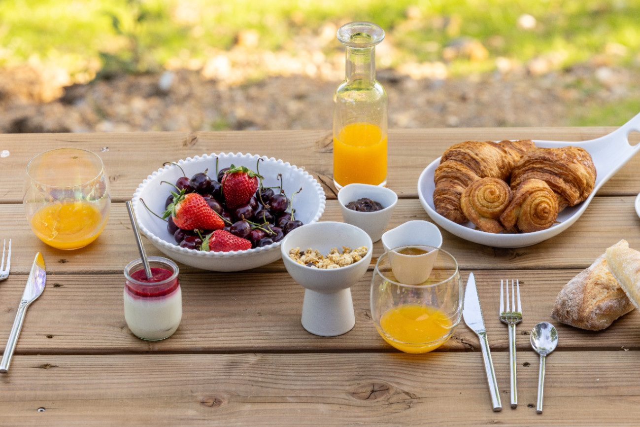 Petit Déjeuner maison avec produits locaux