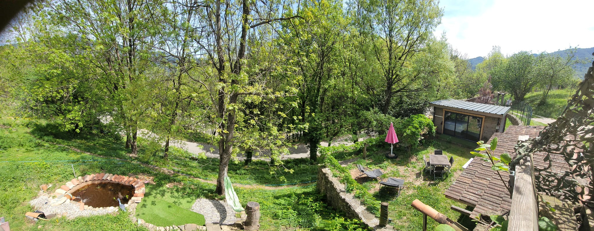 Chemin de randonnée à 10m de la l'hébergement